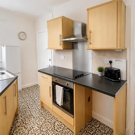 Coastal White Haven - Walk To The Seaside Holiday home